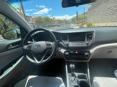 Used 2017 Hyundai Tucson Sport FWD image 8