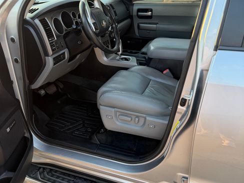 Used 2016 Toyota Sequoia Limited w/ Safety & Convenience Package RWD image 9