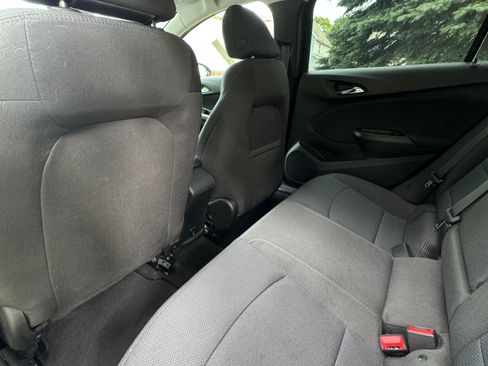 Used 2018 Chevrolet Cruze LT w/ Convenience Package FWD image 8