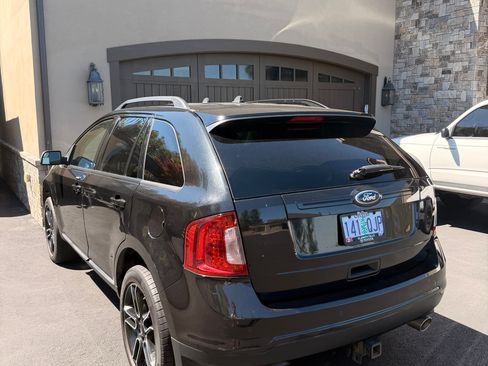 Used 2013 Ford Edge SEL AWD/4WD image 16