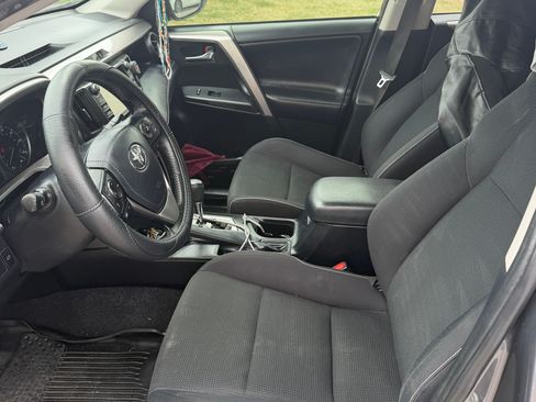 Used 2018 Toyota RAV4 XLE image 13