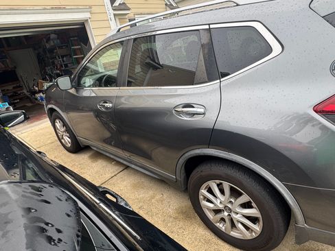 Used 2020 Nissan Rogue SV FWD image 4