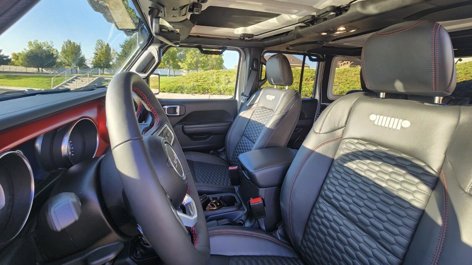 Used 2021 Jeep Wrangler Unlimited Rubicon AWD/4WD image 17