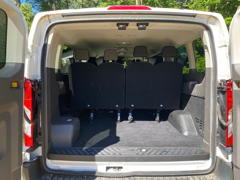 Used 2022 Ford Transit 350 XLT RWD image 10