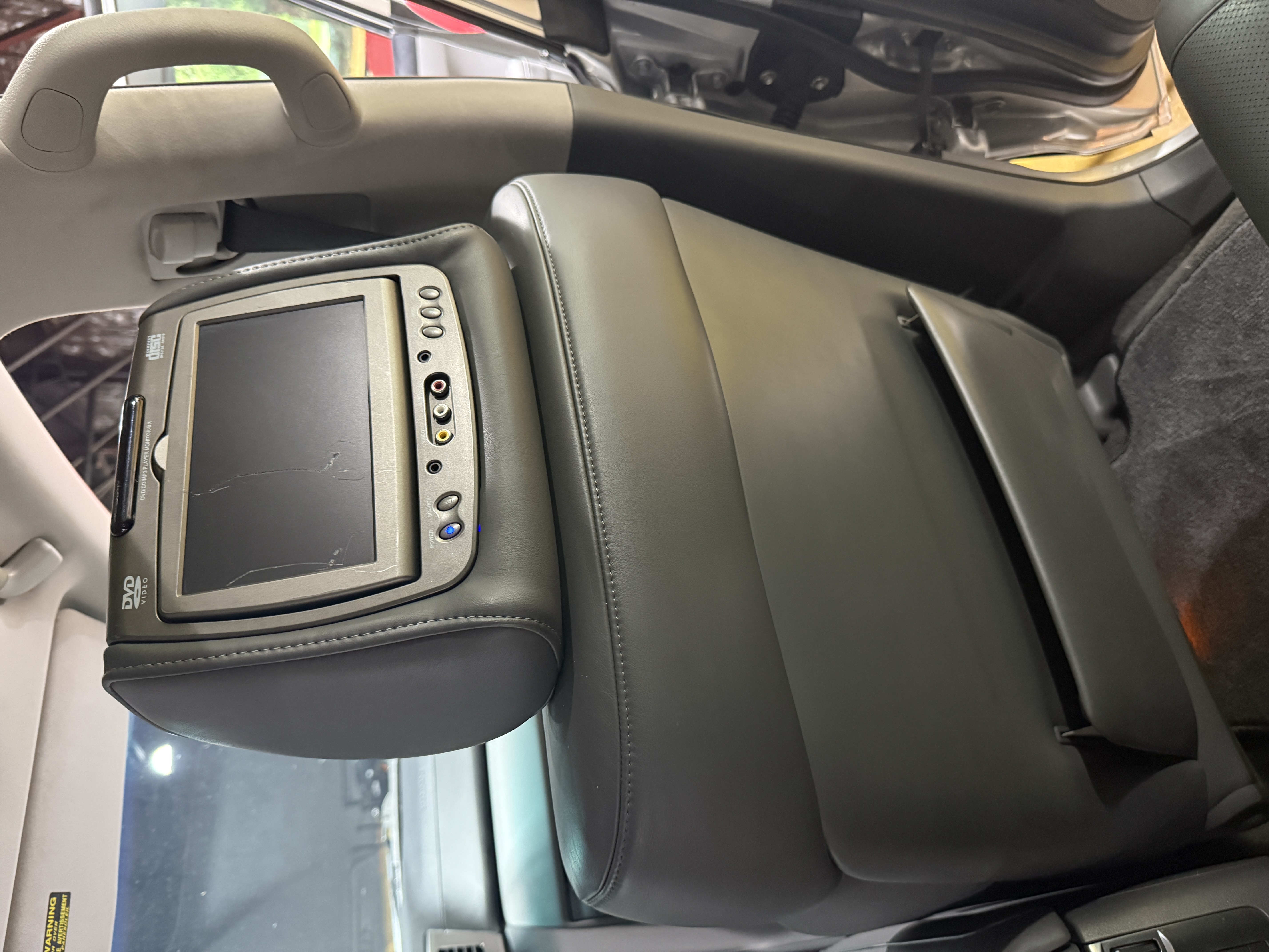 Used 2008 Lexus LX 570 4WD w/ Technology Pkg image 12