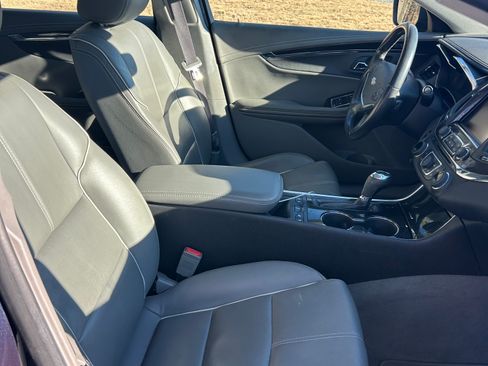 Used 2017 Chevrolet Impala Premier w/ Enhanced Convenience Package image 4