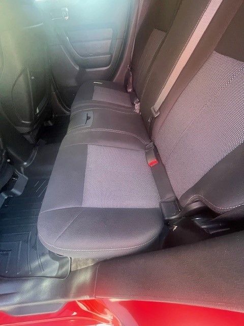 Used 2010 HUMMER H3 AWD/4WD image 21