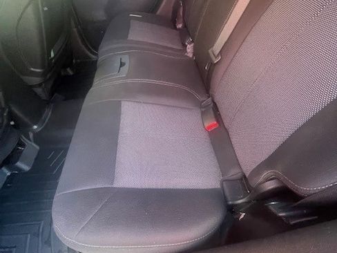 Used 2010 HUMMER H3 image 18