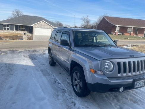 Used 2017 Jeep Patriot Sport w/ Power Value Group image 4