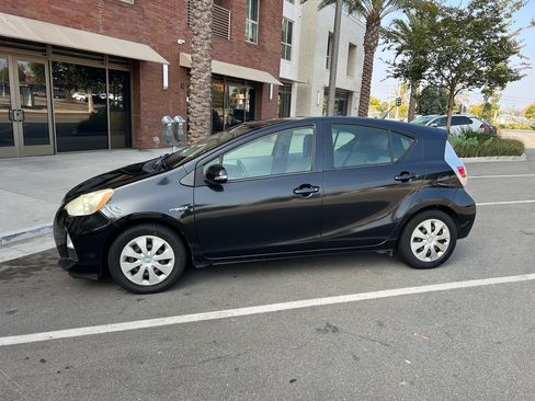 Used 2013 Toyota Prius C One image 5