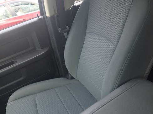 Used 2014 RAM 2500 Tradesman w/ Chrome Appearance Group image 11