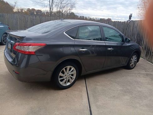 Used 2015 Nissan Sentra SV w/ Style Package image 2