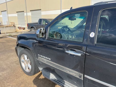 Used 2012 Chevrolet Suburban LTZ image 7