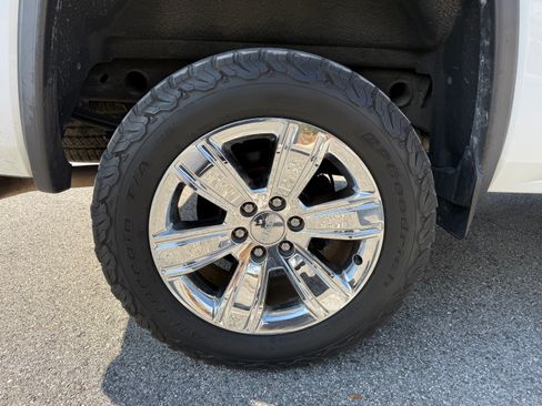 Used 2018 GMC Sierra 1500 SLT w/ Enhanced Driver Alert Package image 15