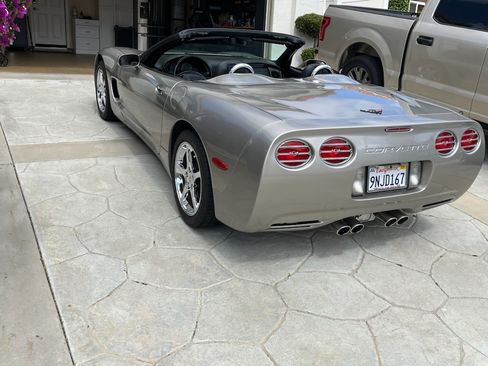 Used 2000 Chevrolet Corvette Convertible image 4