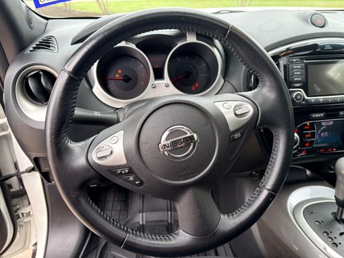 Used 2016 Nissan Juke SV image 10