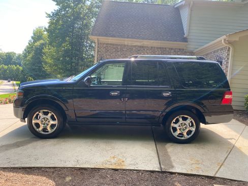 Used 2014 Ford Expedition Limited w/ Equipment Group 301A AWD/4WD image 20