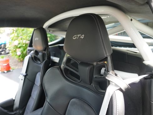 Used 2016 Porsche Cayman GT4 image 25