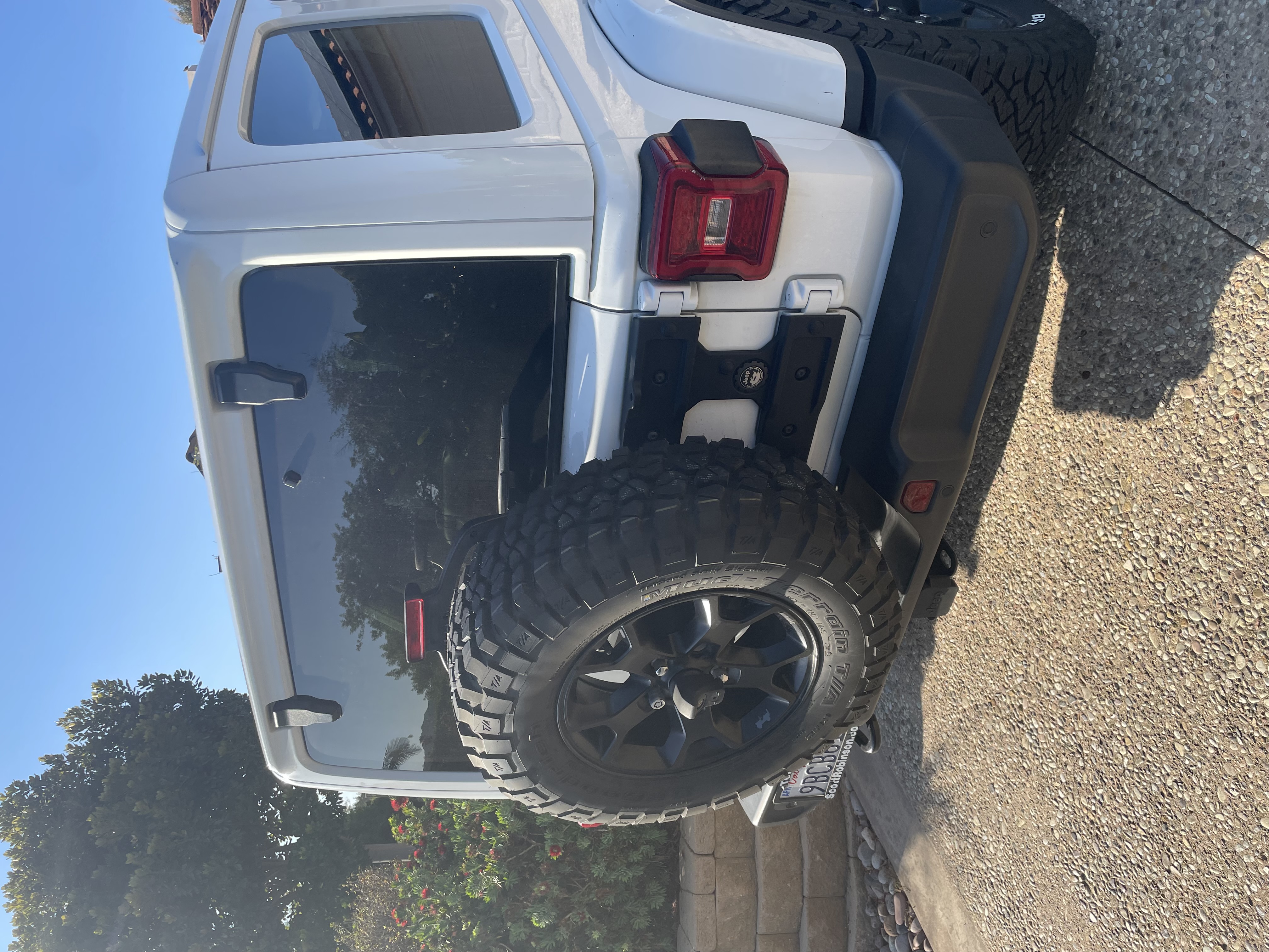 Used 2018 Jeep Wrangler Unlimited Sahara w/ Quick Order Package 24M Moab AWD/4WD image 5