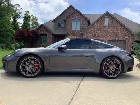 Used 2021 Porsche 911 AWD/4WD image 4