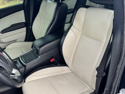 Used 2017 Dodge Charger SXT w/ AWD Plus Group image 11