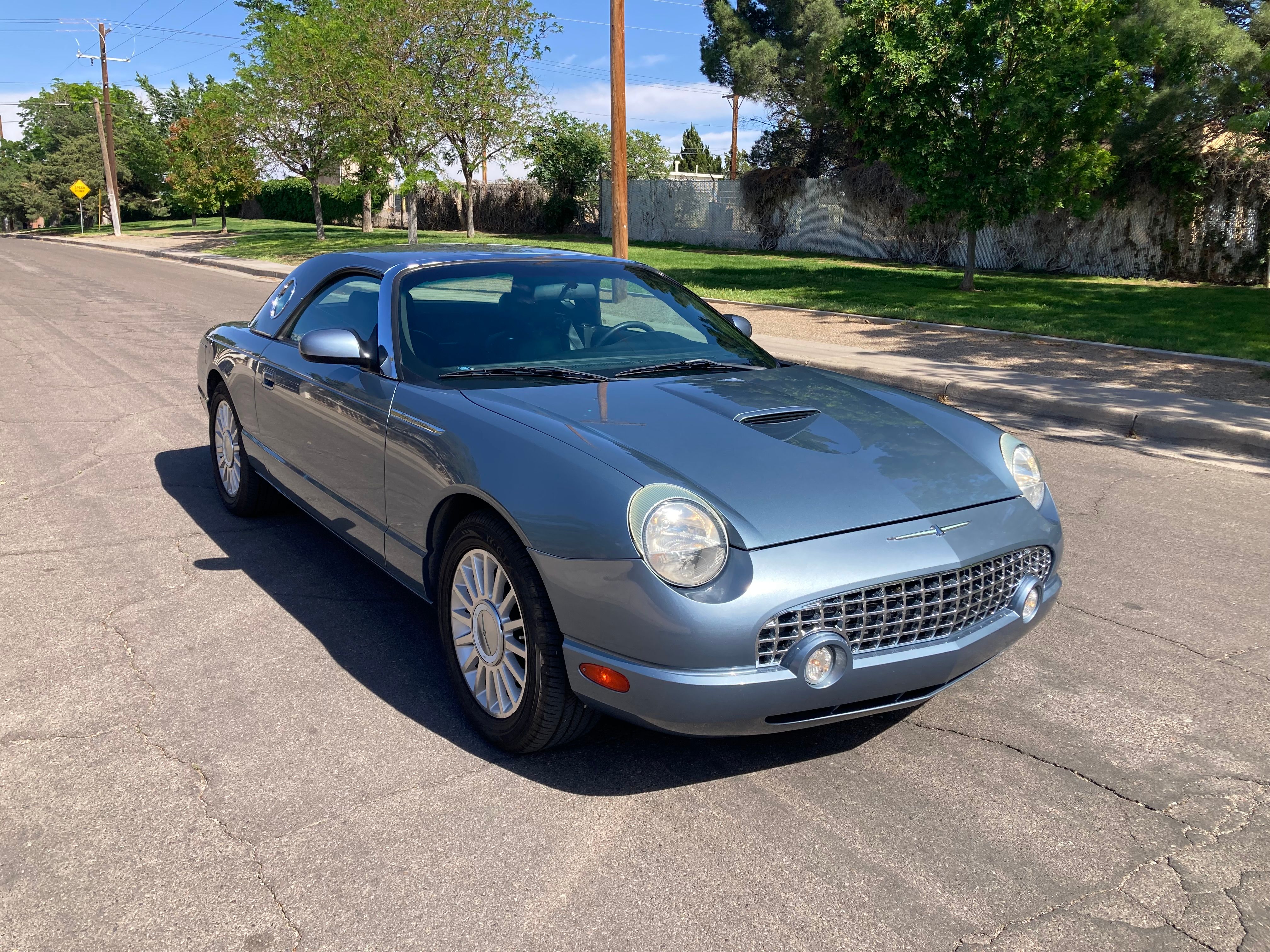 Used 2005 Ford Thunderbird RWD image 5