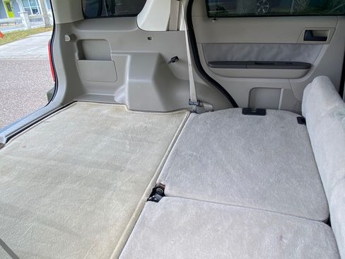 Used 2010 Ford Escape XLT image 9