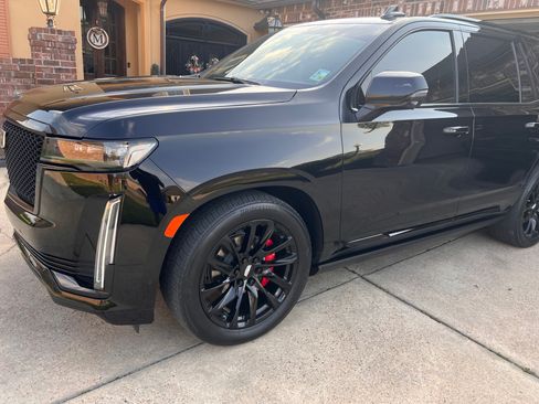 Used 2023 Cadillac Escalade Sport w/ LPO, ONYX Package image 10