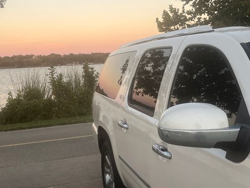 Used 2012 GMC Yukon XL Denali image 2