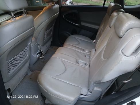 Used 2009 Toyota RAV4 Limited image 9