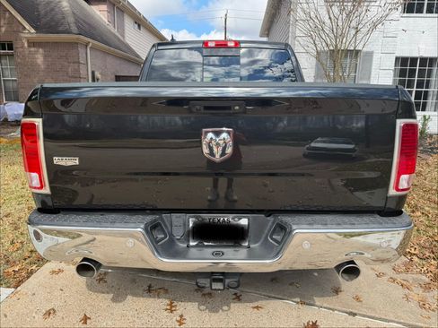 Used 2016 RAM 1500 Laramie w/ Convenience Group image 5