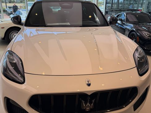 Used 2025 Maserati Grecale Modena image 2