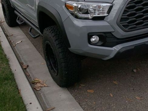 Used 2020 Toyota Tacoma TRD Off-Road w/ Technology Package image 1