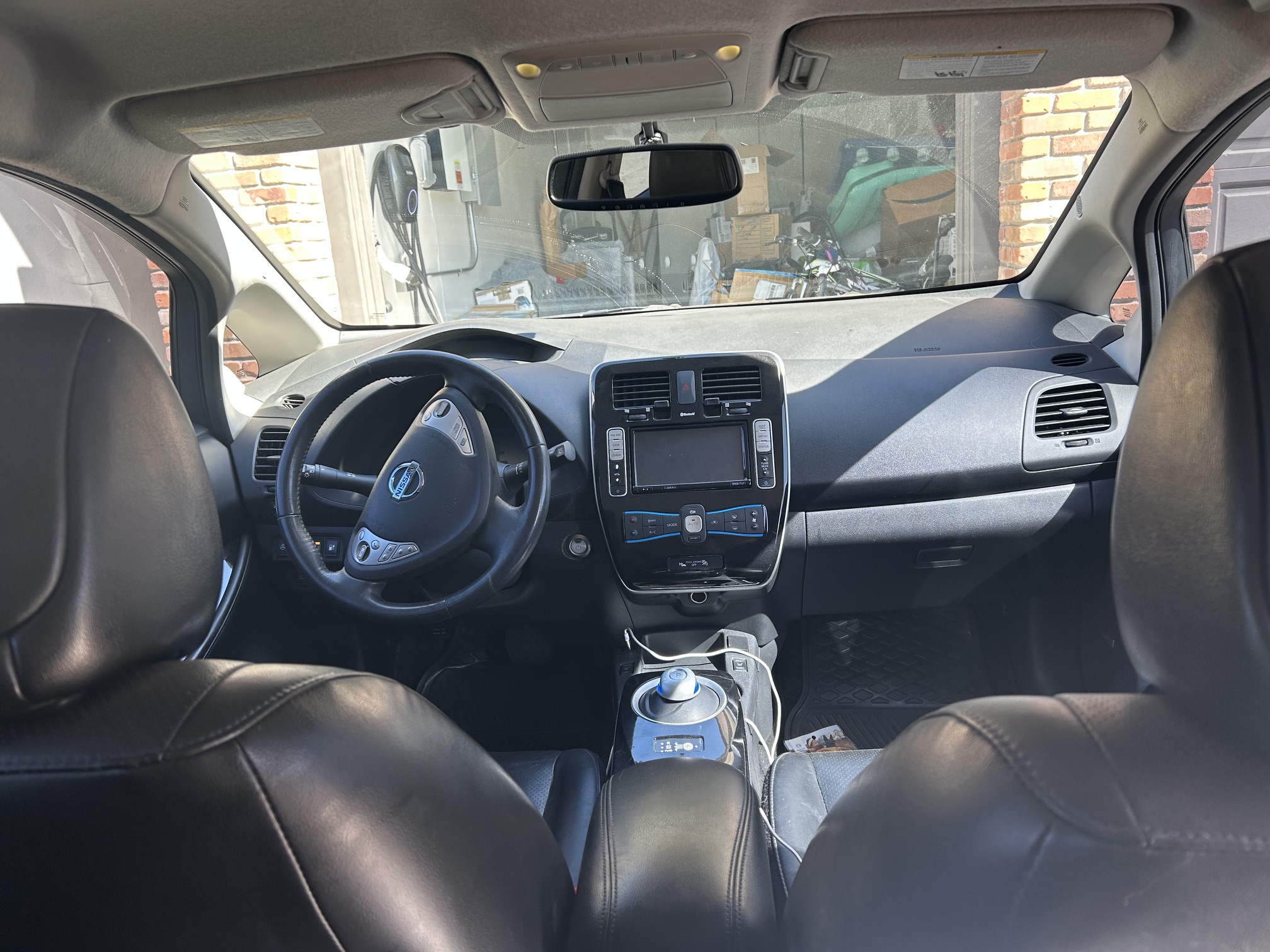 Used 2017 Nissan Leaf SL w/ Premium Package FWD image 2