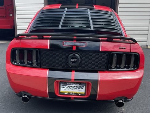 Used 2006 Ford Mustang GT Premium image 2