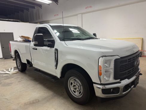 Used 2023 Ford F250 XL w/ XL Driver Assist Package RWD image 2