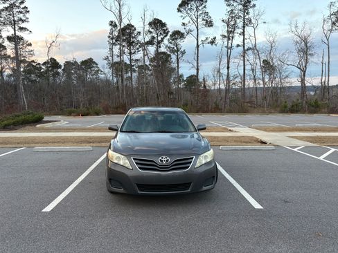 Used 2011 Toyota Camry LE w/ LE Extra-Value Pkg image 10