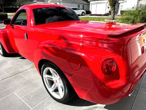Used 2003 Chevrolet SSR w/ Preferred Equipment Group image 8
