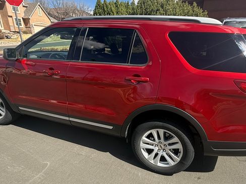 Used 2019 Ford Explorer XLT w/ Class III Trailer Tow Package image 4