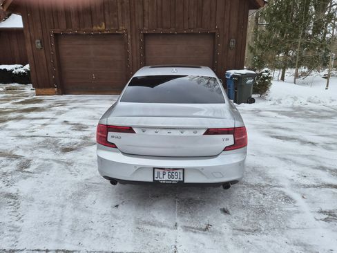 Used 2018 Volvo S90 T5 Momentum image 6