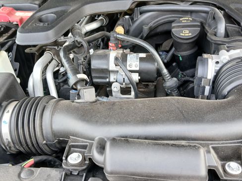 Used 2020 Jeep Wrangler Unlimited Sahara image 17