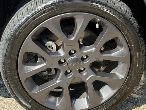 Used 2021 Jeep Compass Latitude image 13