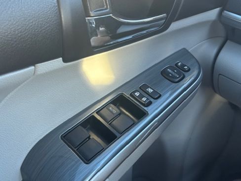 Used 2014 Toyota Camry XLE image 14