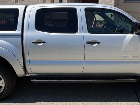Used 2006 Toyota Tacoma PreRunner RWD image 5