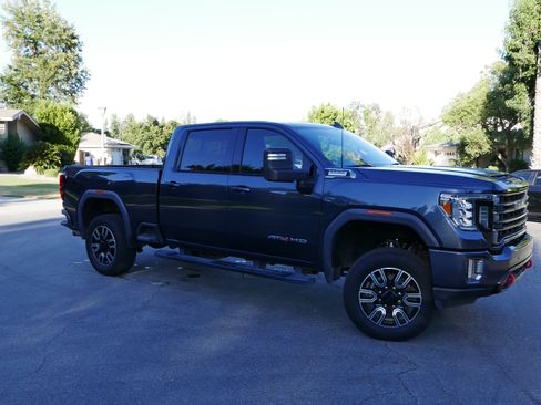 Used 2020 GMC Sierra 2500 AT4 w/ AT4 Premium Package AWD/4WD image 11