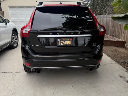 Used 2016 Volvo XC60 T6 R-Design Platinum w/ Climate Package image 2