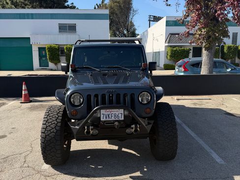 Used 2007 Jeep Wrangler Unlimited Rubicon w/ Dual Top Group image 2