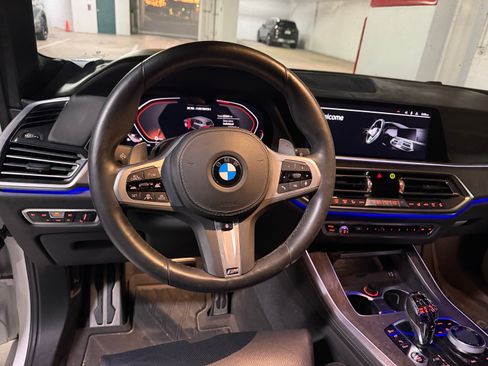 Used 2020 BMW X5 M50i w/ Executive Package image 8