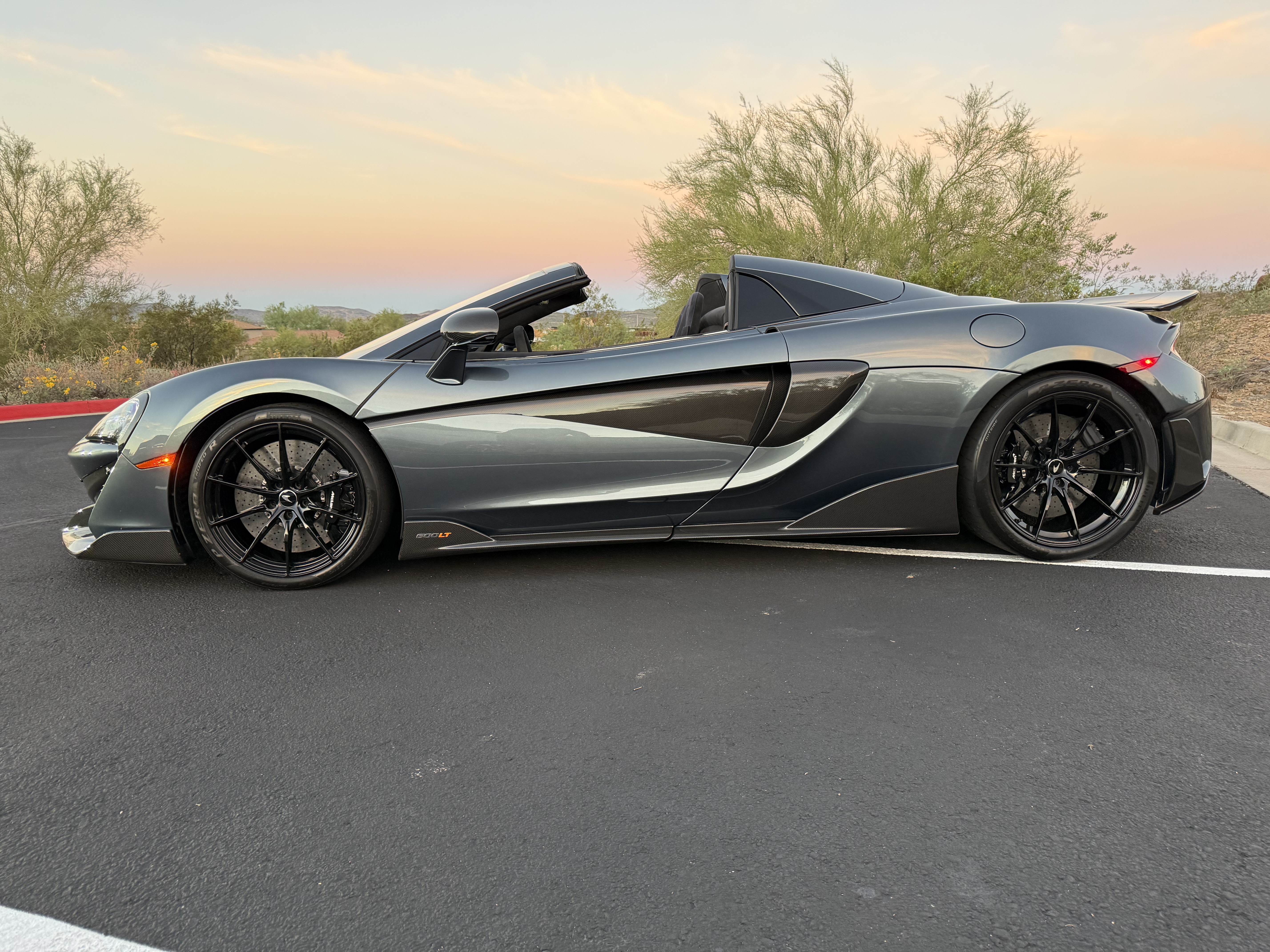 Used 2020 McLaren 600LT Spider RWD image 1