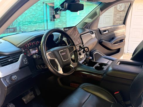 Used 2016 GMC Yukon XL SLE w/ Convenience Package RWD image 13